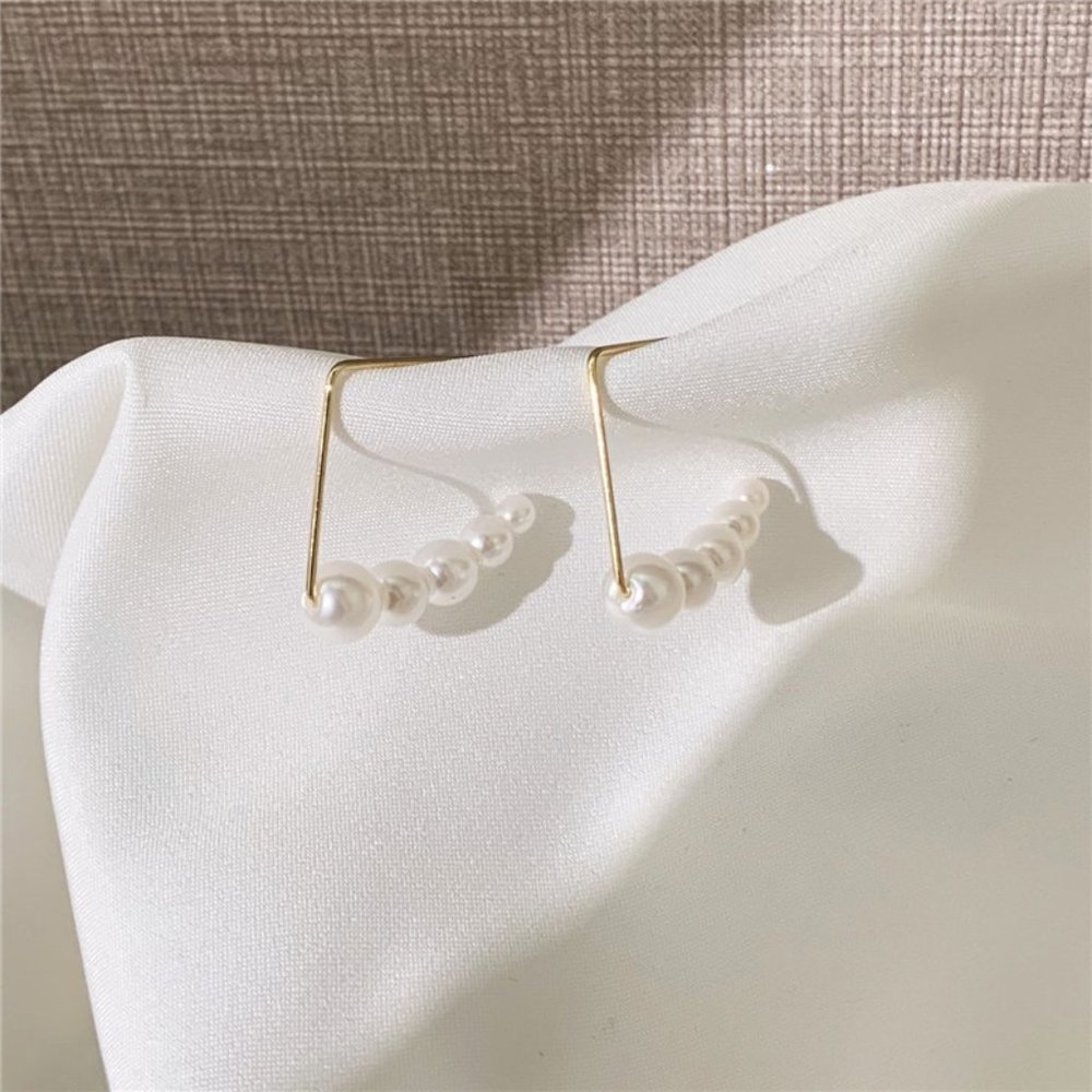 Pearls Wire Earrings Elegant Dainty - Picture 10 of 14